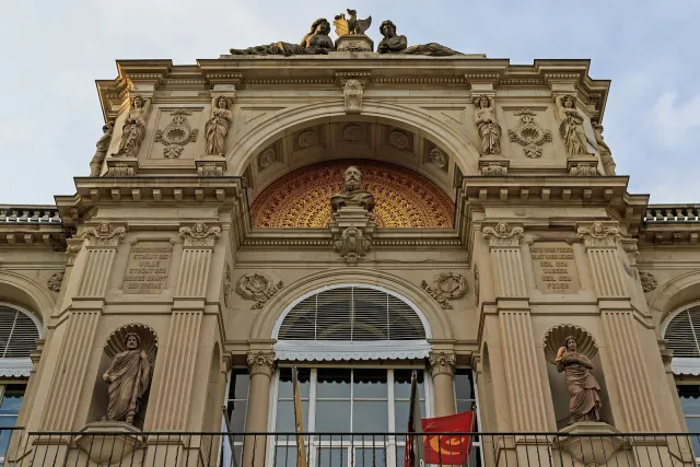 Fassade des Friedrichsbads in Baden-Baden